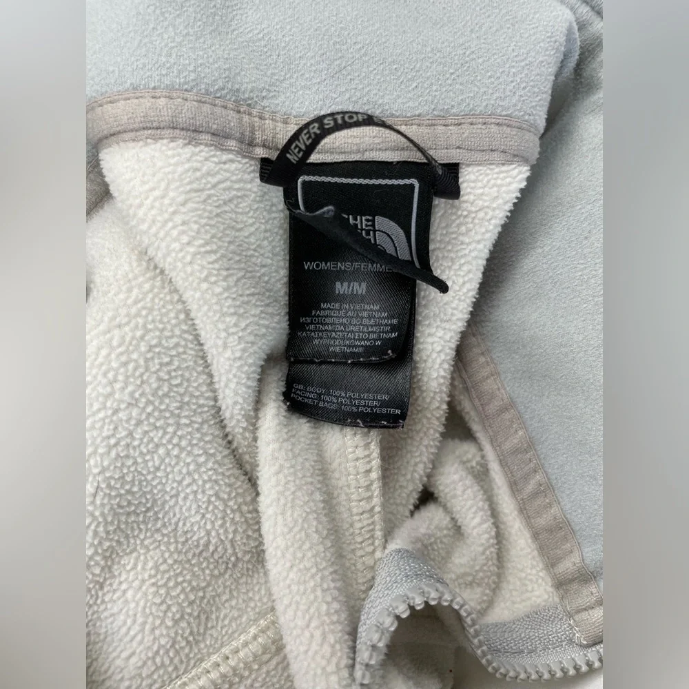 Cream colored north face jacket - Picture 2 of 2